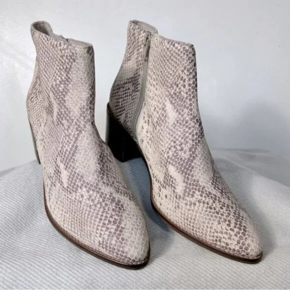 Seychelles NEW Occasion Nueutral Snake Print Ankle Boot- Size 8 - Picture 10 of 14